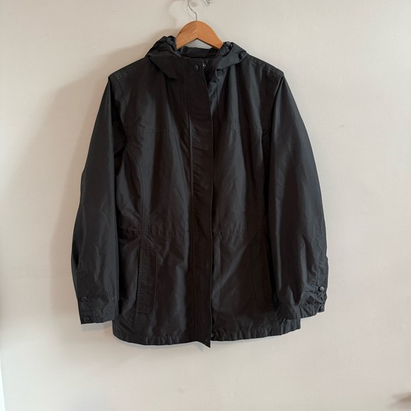 L.L. Bean Classic Black Jacket, Size L, like new! - Picture 1 of 6
